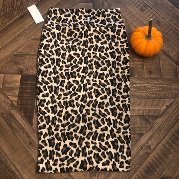 Leopard Print Midi Skirt - Picture 5 of 5